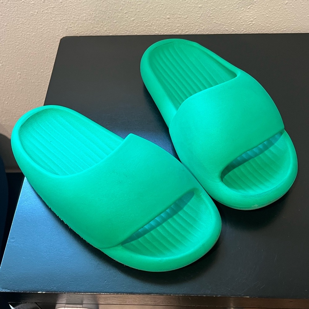 Cloud slides